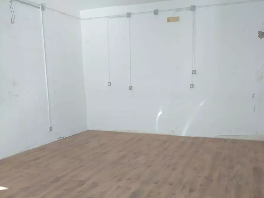 Immagine 9 di Locale commerciale in affitto  in Viale Epipoli a Siracusa