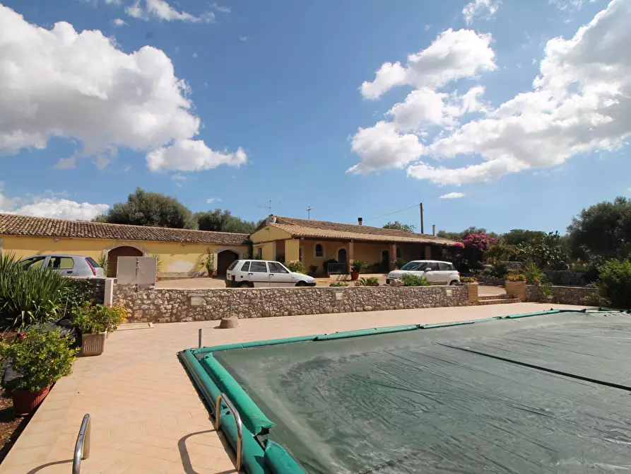 Immagine 13 di Villa in vendita  in Contrada Bagni snc a Buccheri