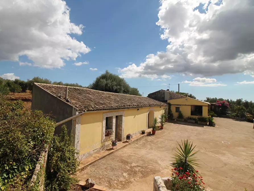 Immagine 39 di Villa in vendita  in Contrada Bagni snc a Buccheri