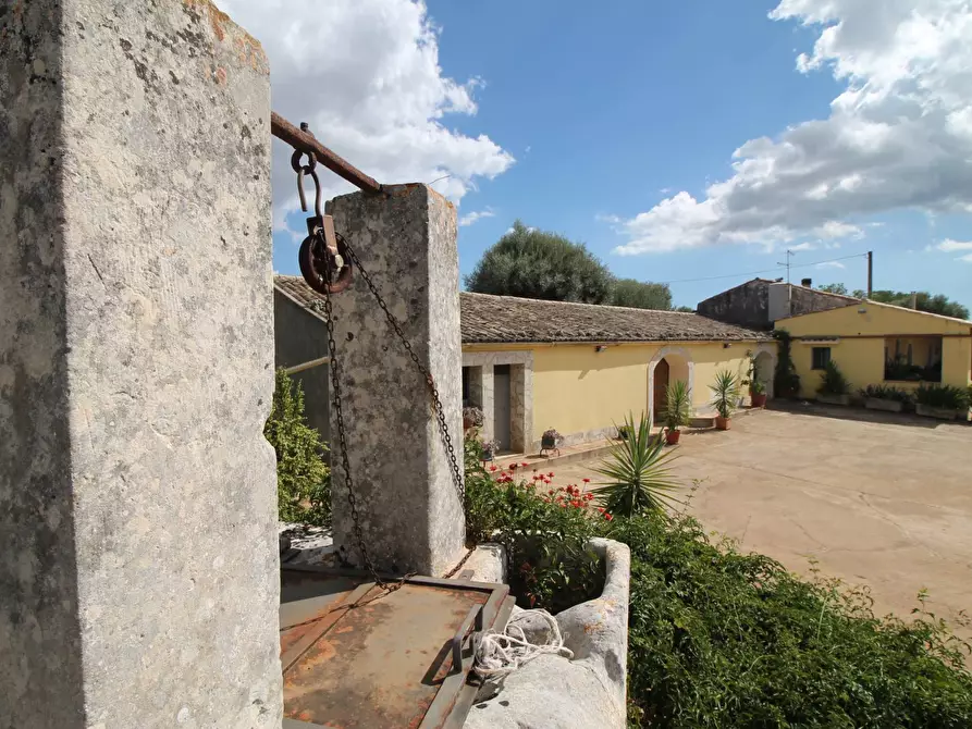 Immagine 41 di Villa in vendita  in Contrada Bagni snc a Buccheri