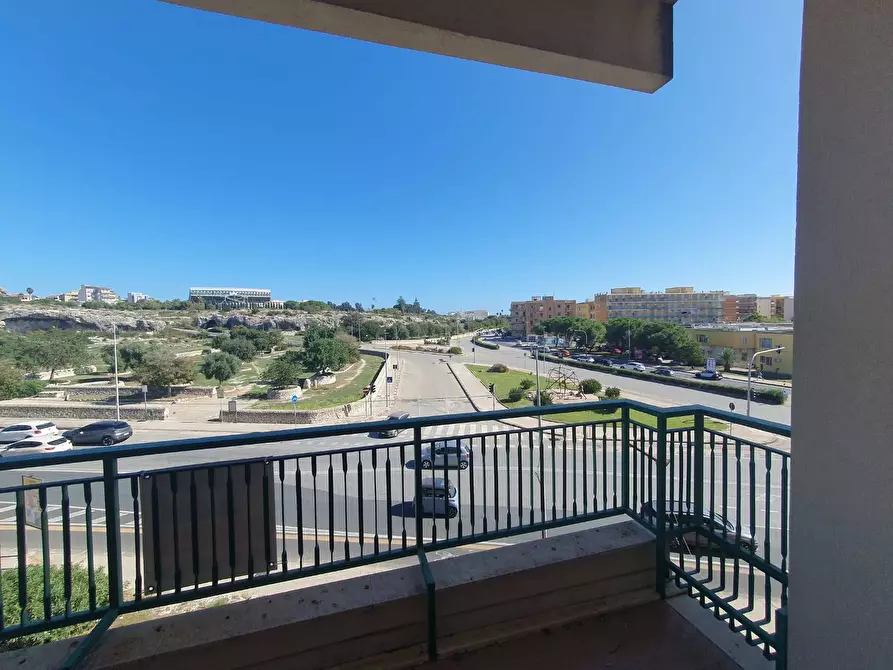 Immagine 5 di Appartamento in vendita  in P.le Medaglia D'Oro Carmelo Ganci 19 a Siracusa