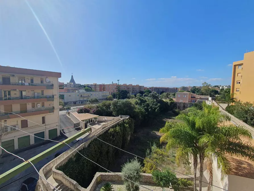 Immagine 3 di Appartamento in vendita  in P.le Medaglia D'Oro Carmelo Ganci 19 a Siracusa