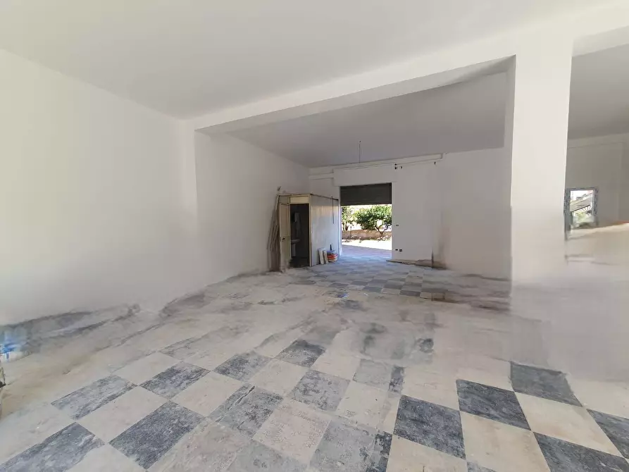 Immagine 3 di Magazzino in affitto  in Via Scicli a Siracusa