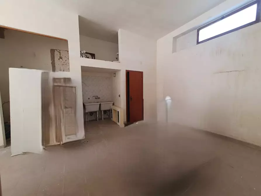 Immagine 4 di Magazzino in affitto  in Via Santa Maria Croce Camerina a Siracusa