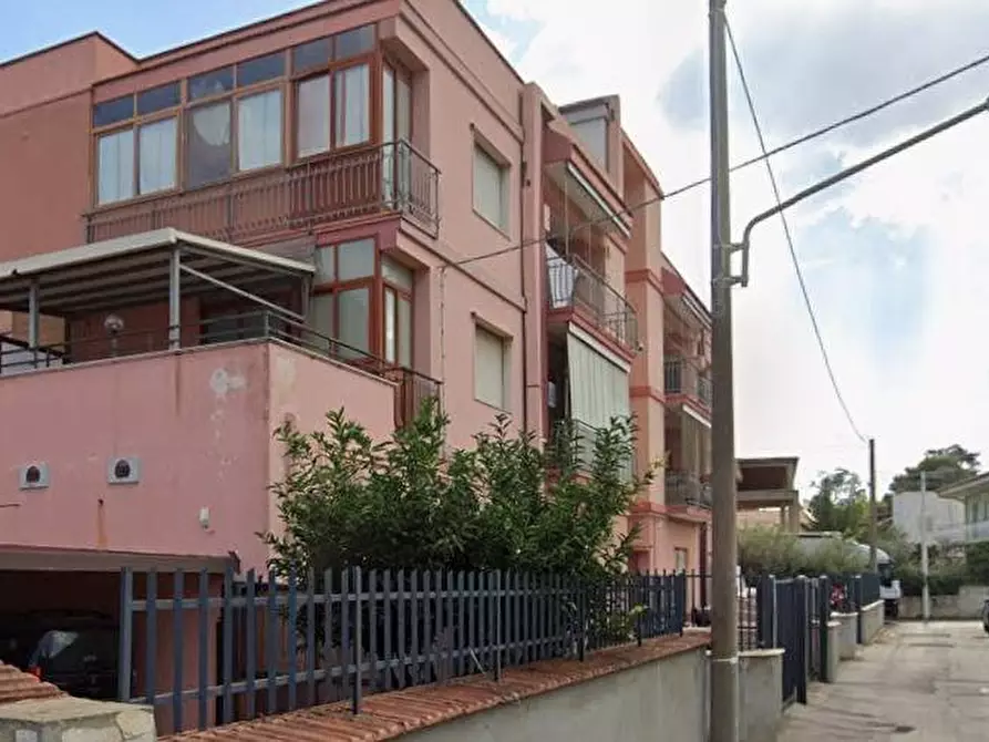 Immagine 1 di Magazzino in affitto  in Via Santa Maria Croce Camerina a Siracusa