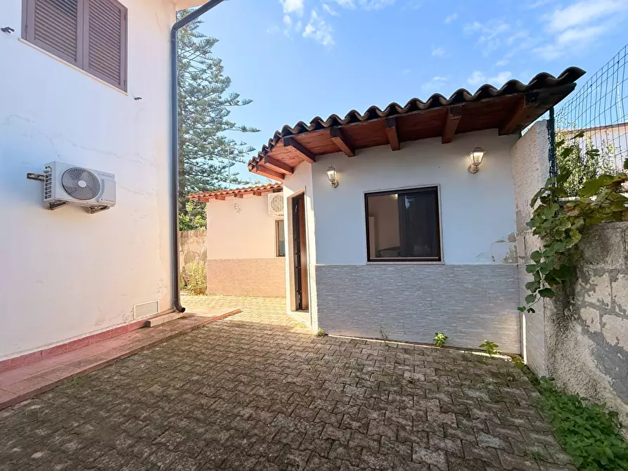 Immagine 50 di Villa in vendita  in Traversa Renella a Siracusa