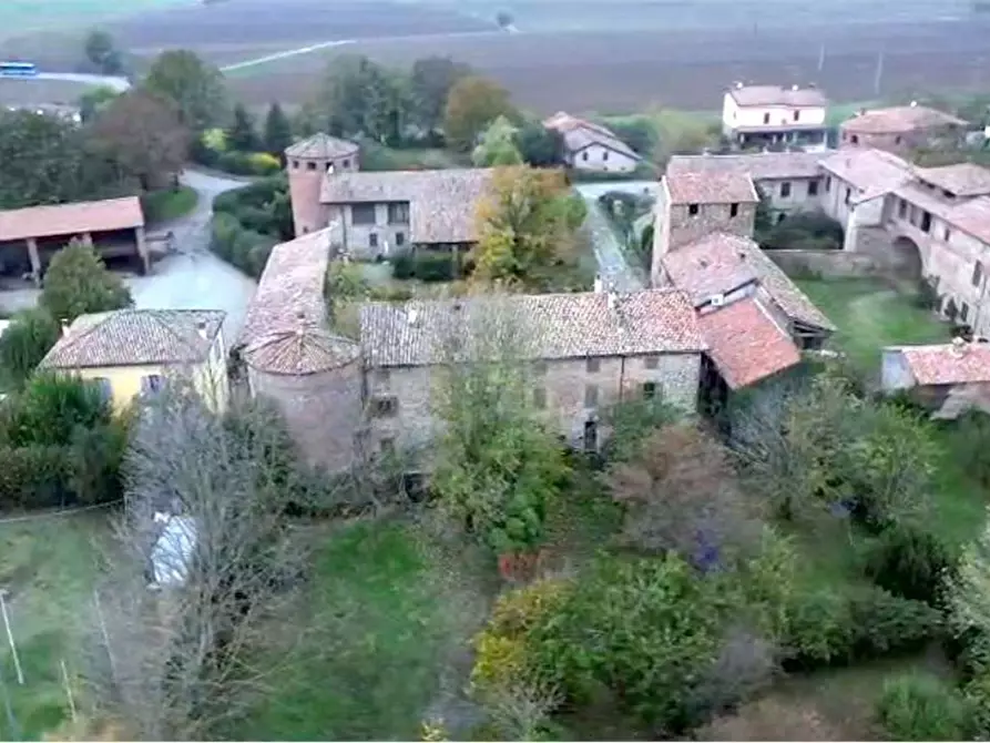 Immagine 2 di Castello in vendita  in via castello a Rivergaro