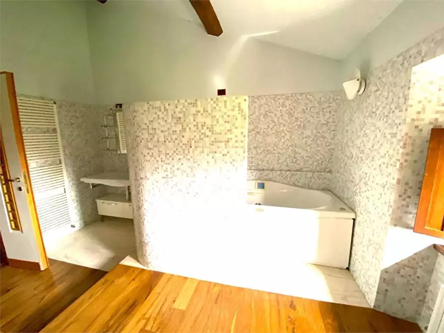 Immagine 31 di Castello in vendita  in via castello a Rivergaro