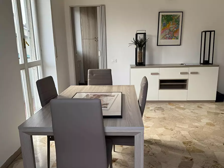 Immagine 2 di Appartamento in affitto  in via Lario a Milano