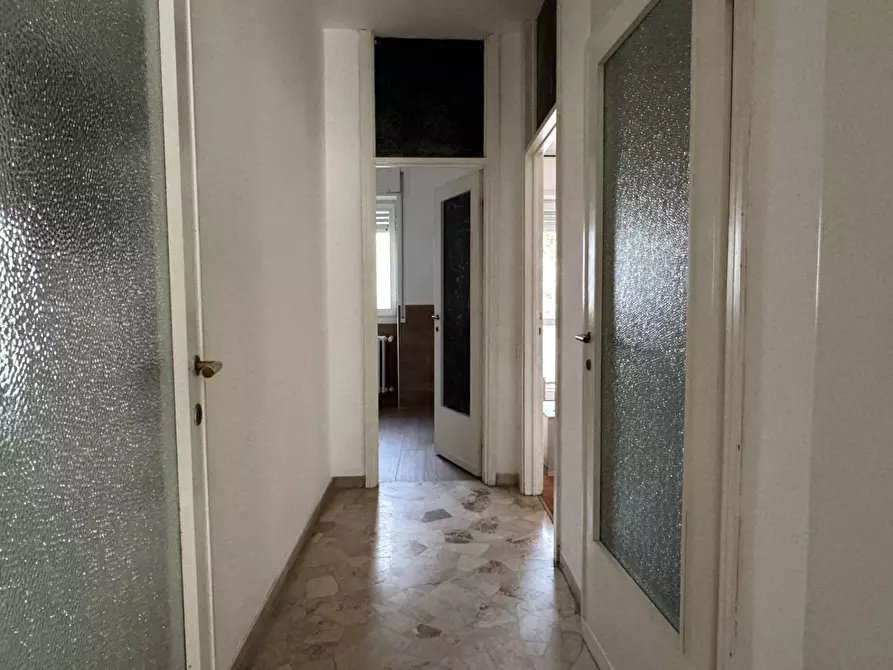 Immagine 6 di Appartamento in affitto  in via Lario a Milano