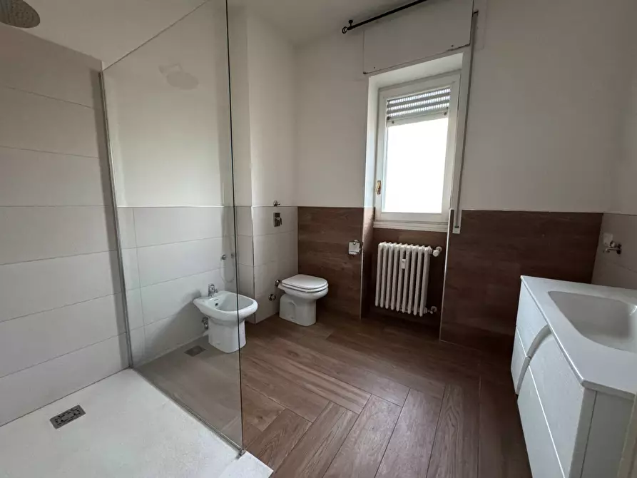 Immagine 10 di Appartamento in affitto  in via Lario a Milano