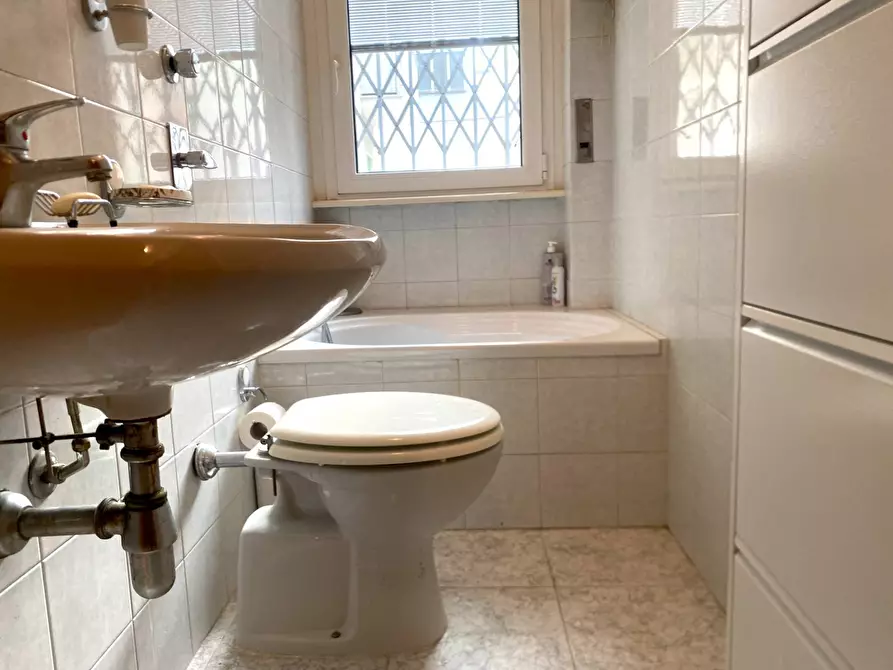 Immagine 6 di Appartamento in vendita  in VIA LARIO 13 a Milano