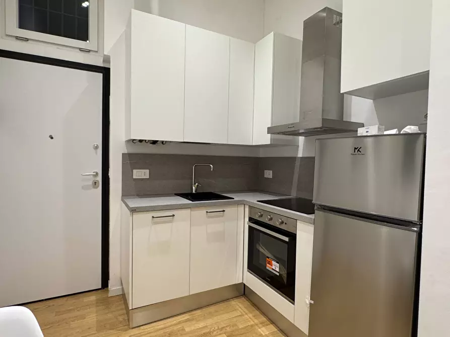 Immagine 5 di Appartamento in affitto  in via giuseppe govone 38 a Milano