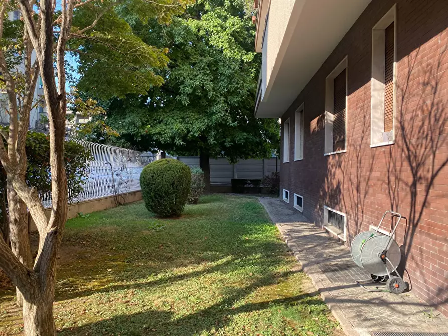 Immagine 1 di Appartamento in affitto  in VIA MOSSOTTI 2 a Milano