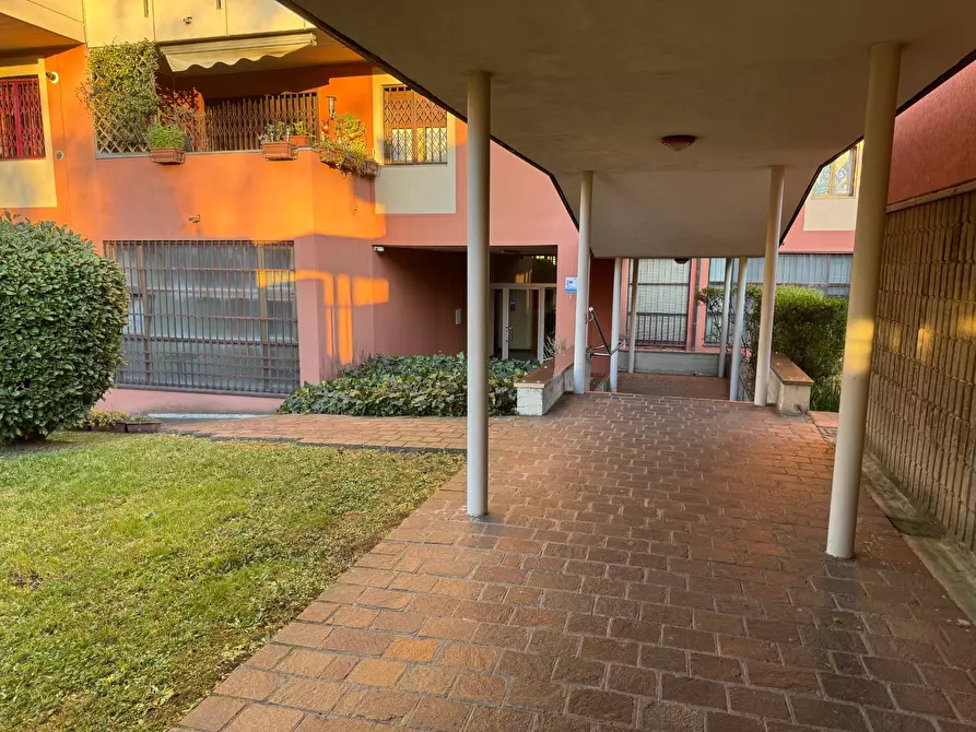 Immagine 4 di Appartamento in affitto  in VIALE FULVIO TESTI 90 a Milano