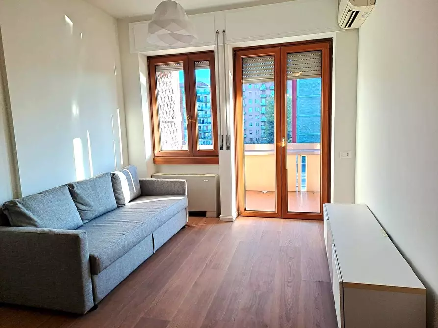 Immagine 8 di Appartamento in affitto  in VIALE FULVIO TESTI 90 a Milano