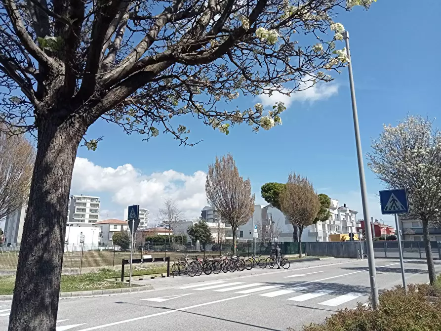 Immagine 5 di Locale commerciale in vendita  in via roma a Jesolo