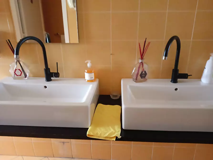 Immagine 22 di Attività commerciale in vendita  a San Donà Di Piave