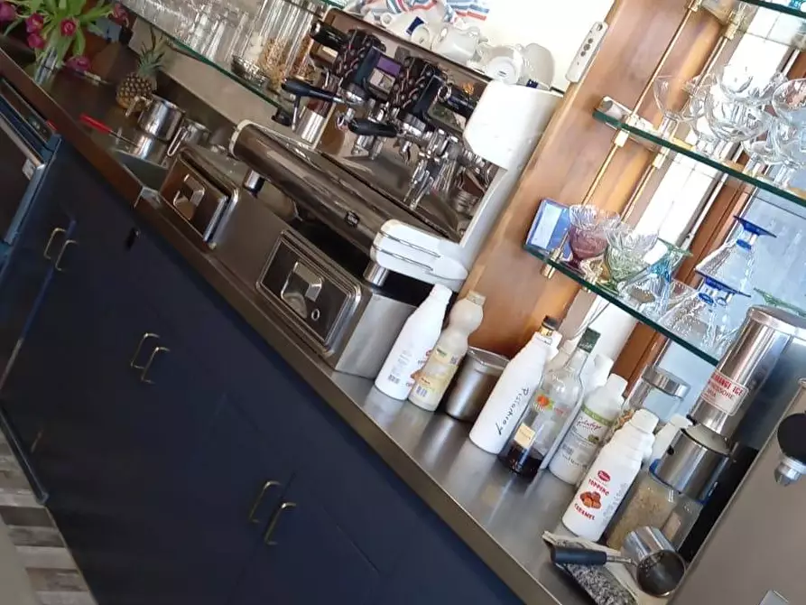 Immagine 2 di Attività commerciale in vendita  in via roma a Jesolo