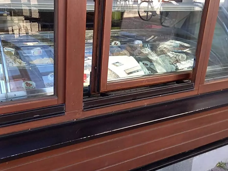 Immagine 7 di Attività commerciale in vendita  in via roma a Jesolo