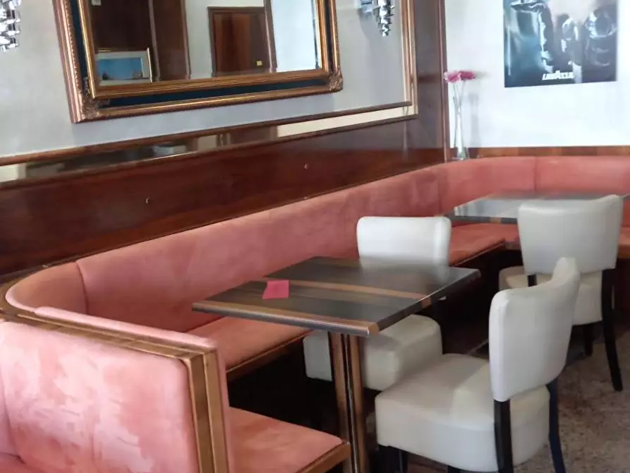 Immagine 12 di Attività commerciale in vendita  in via roma a Jesolo