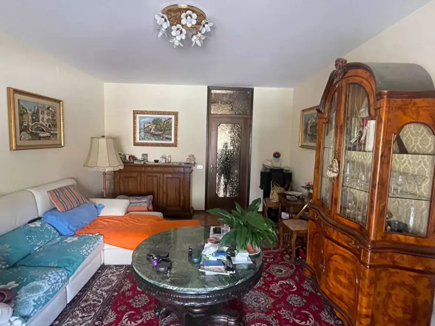Immagine 2 di Appartamento in vendita  in VIA SAN DONA' a Venezia