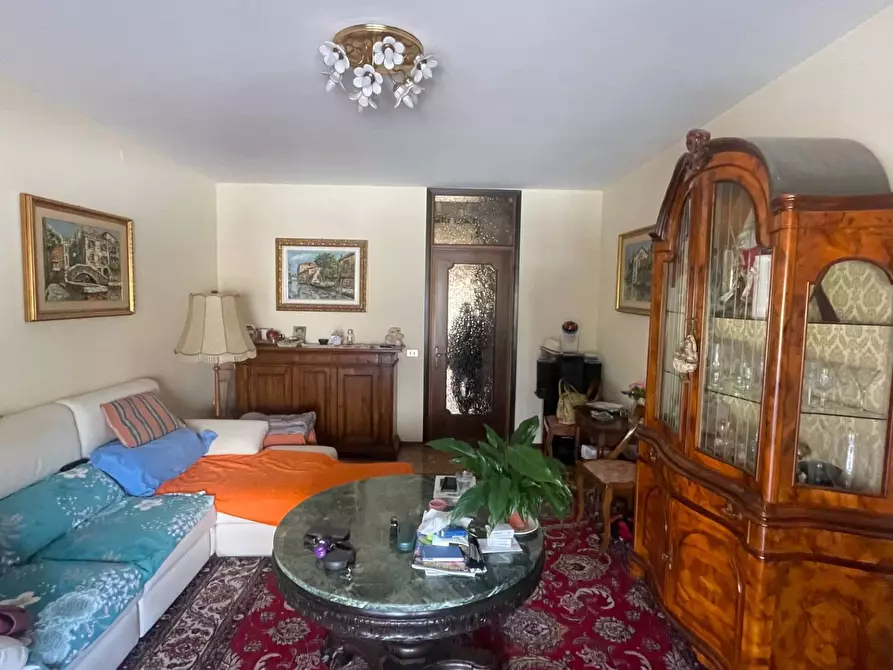 Immagine 1 di Appartamento in vendita  in VIA SAN DONA' a Venezia