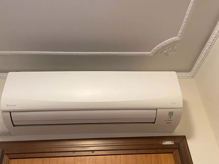 Immagine 15 di Appartamento in vendita  in VIA SAN DONA' a Venezia