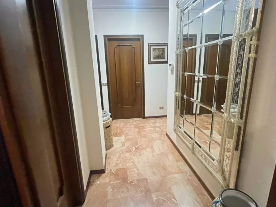 Immagine 52 di Appartamento in vendita  in VIA SAN DONA' a Venezia