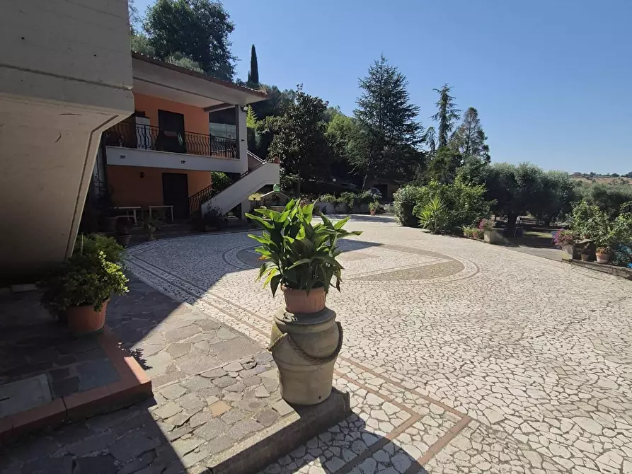 Immagine 16 di Villa in vendita  in Località Pinoleto snc a Montopoli Di Sabina