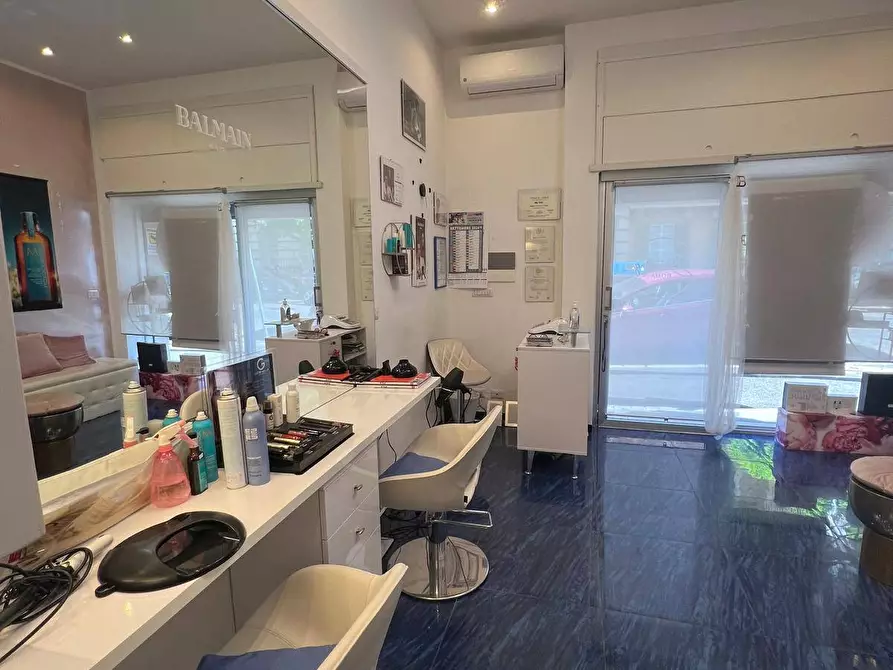 Immagine 3 di Locale commerciale in vendita  in via archiano snc a Roma