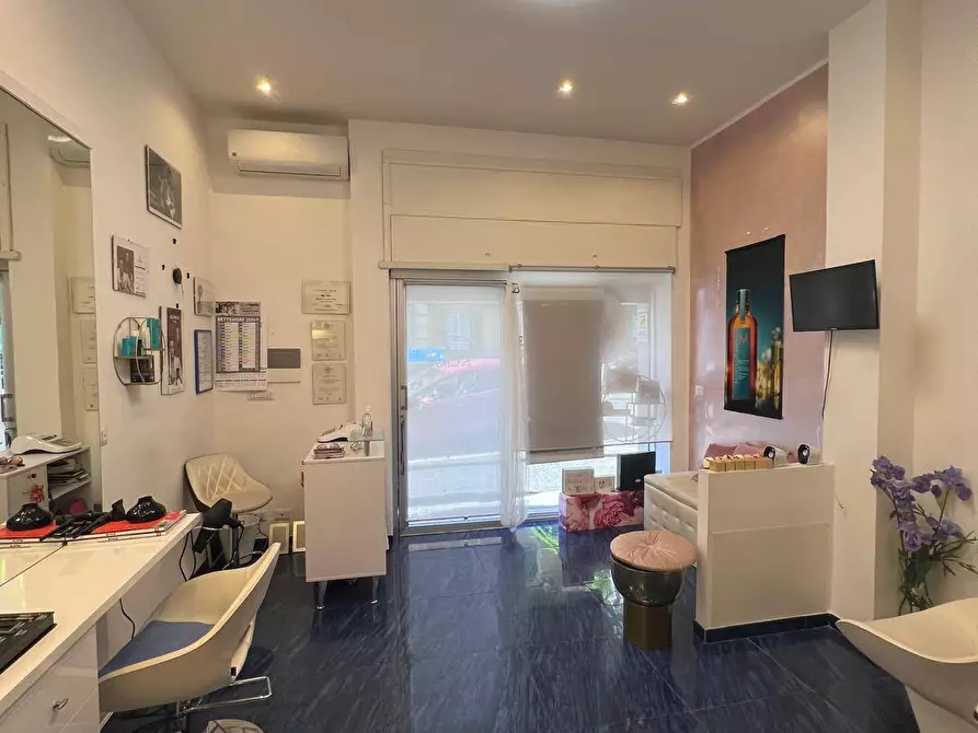 Immagine 4 di Locale commerciale in vendita  in via archiano snc a Roma