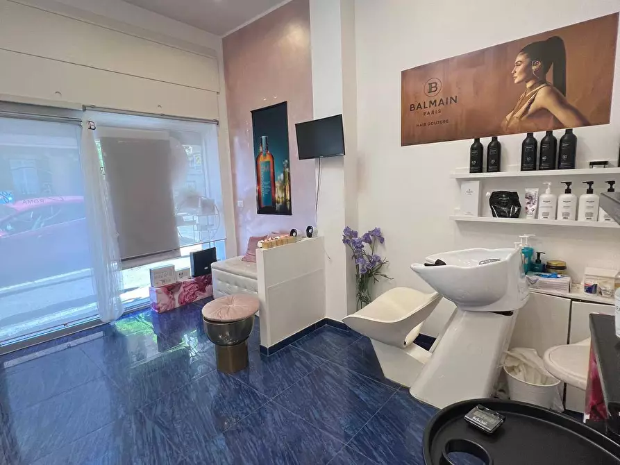 Immagine 5 di Locale commerciale in vendita  in via archiano snc a Roma