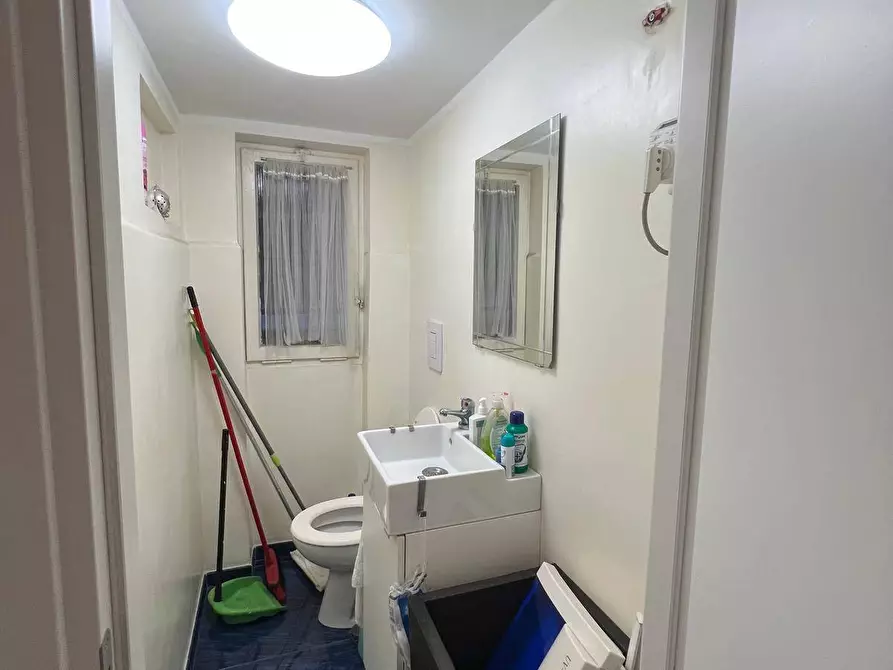 Immagine 7 di Locale commerciale in vendita  in via archiano snc a Roma