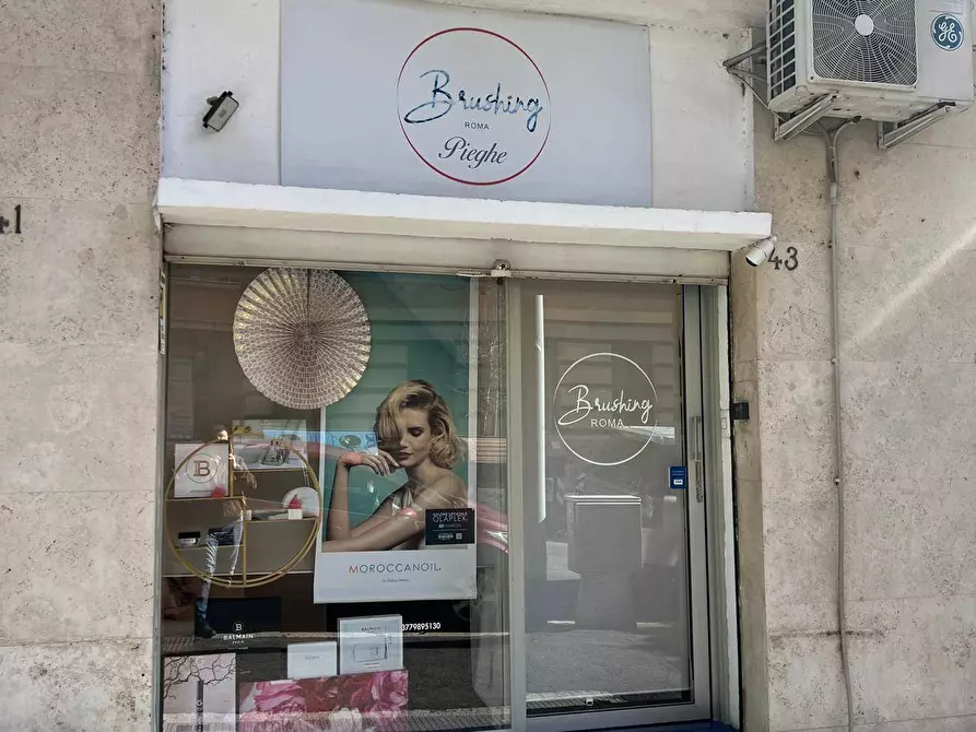 Immagine 8 di Locale commerciale in vendita  in via archiano snc a Roma