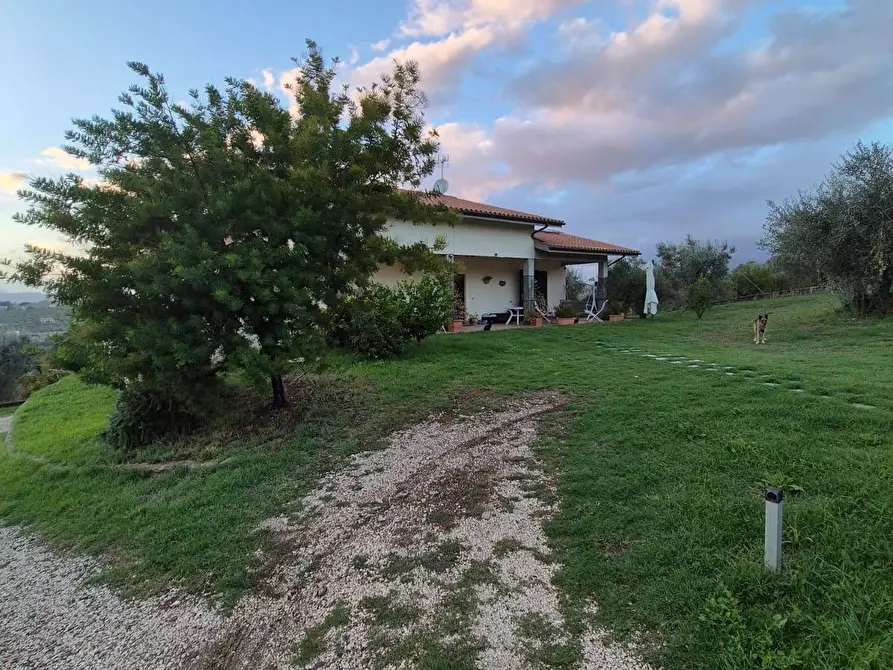 Immagine 21 di Villa in vendita  in Via dell'Arci snc a Fara In Sabina