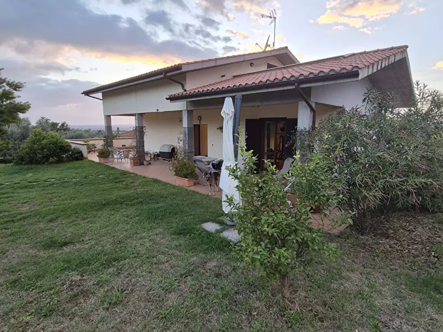 Immagine 22 di Villa in vendita  in Via dell'Arci snc a Fara In Sabina