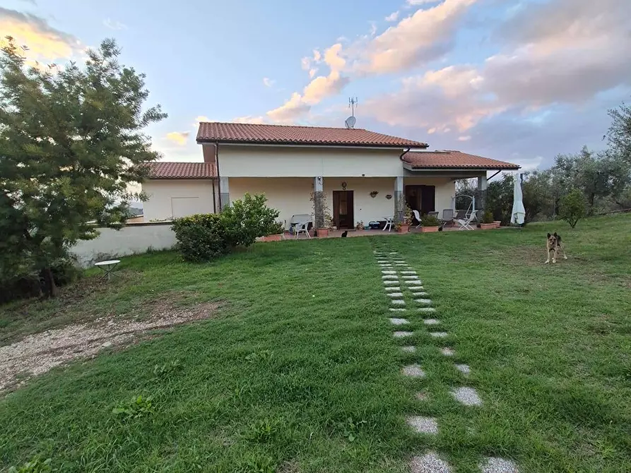 Immagine 23 di Villa in vendita  in Via dell'Arci snc a Fara In Sabina