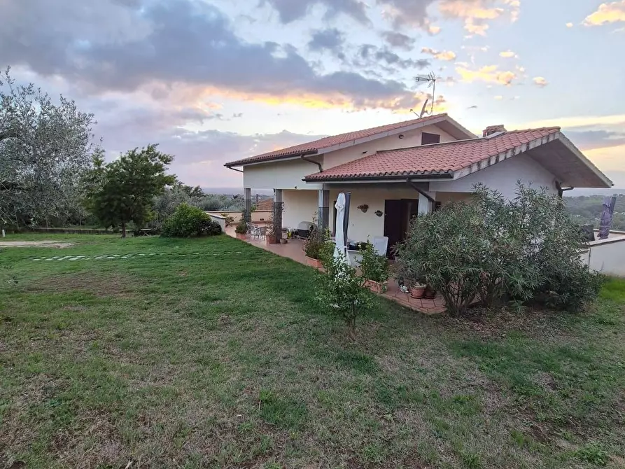 Immagine 31 di Villa in vendita  in Via dell'Arci snc a Fara In Sabina