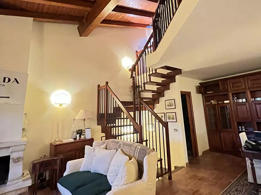 Immagine 4 di Villetta a schiera in vendita  in via torcegno 65 a Roma