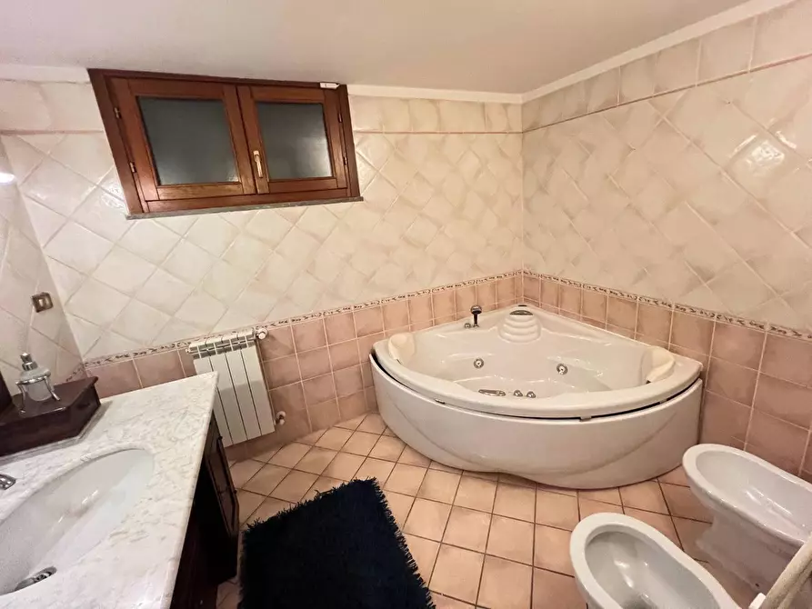 Immagine 14 di Villetta a schiera in vendita  in via torcegno 65 a Roma