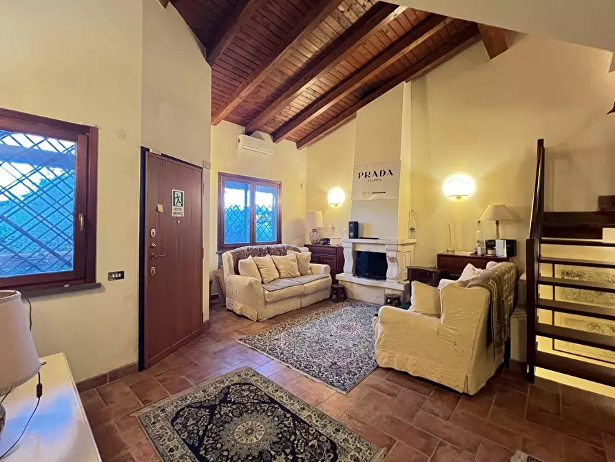 Immagine 3 di Villetta a schiera in vendita  in via torcegno 65 a Roma