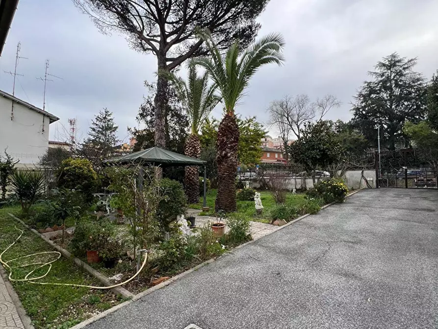 Immagine 20 di Villa in vendita  in Viale Delle Galline Bianche 50 a Roma