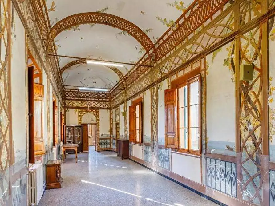 Immagine 4 di Locale commerciale in vendita  in Strada del Monastero a Siena