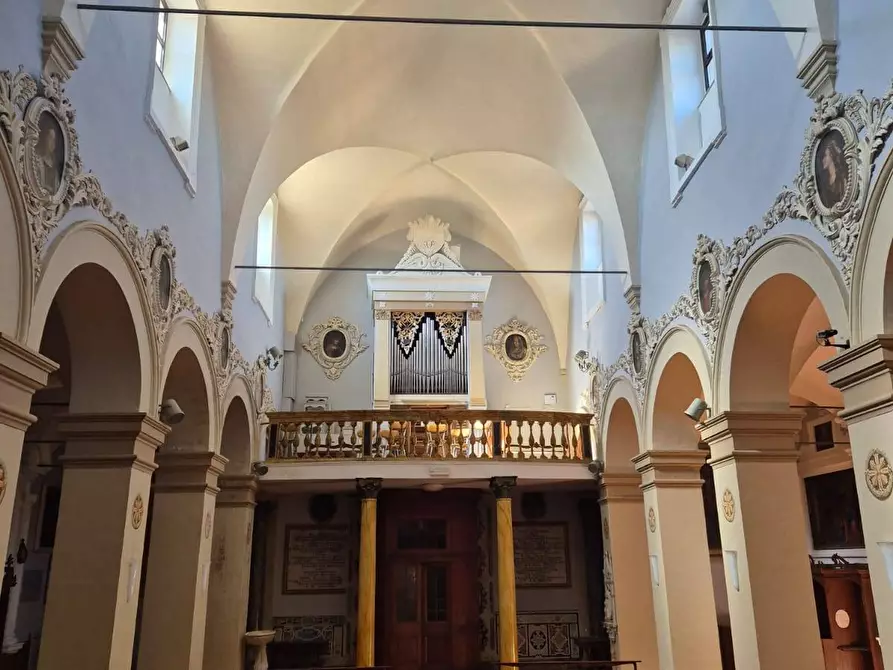 Immagine 43 di Locale commerciale in vendita  in Strada del Monastero a Siena