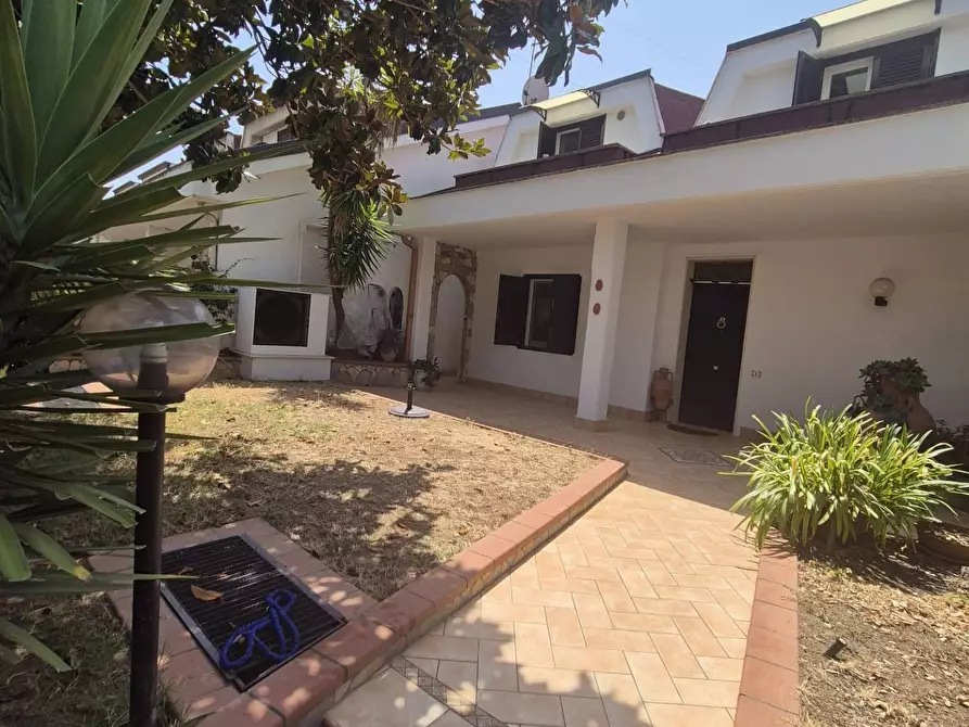 Immagine 27 di Villa in vendita  in Via Monte Todi 10 a Guidonia Montecelio