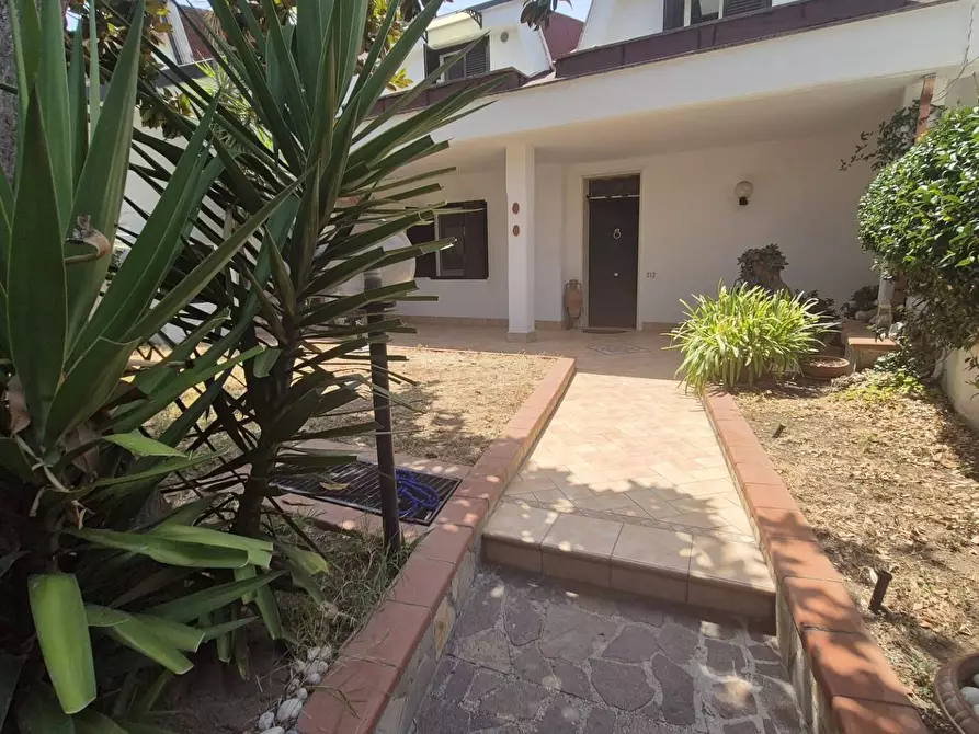 Immagine 28 di Villa in vendita  in Via Monte Todi 10 a Guidonia Montecelio