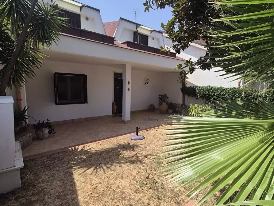 Immagine 1 di Villa in vendita  in Via Monte Todi 10 a Guidonia Montecelio