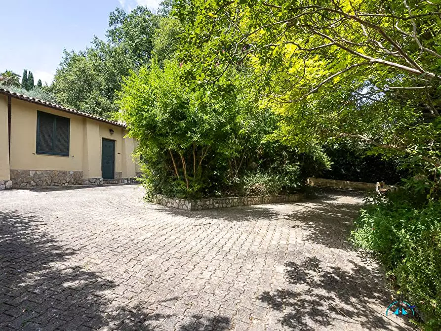 Immagine 107 di Villa in vendita  in Via dei cappuccini a Collevecchio