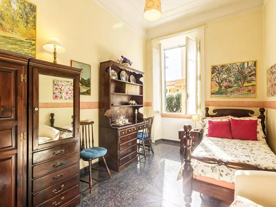 Immagine 13 di Appartamento in vendita  in viale di villa massimo a Roma